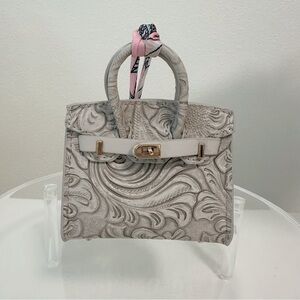 Mini Floral Embossed Handbag Charm – Gray Faux Leather